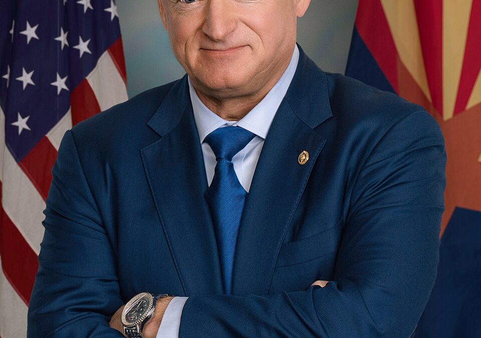 Official portrait - US Senator Mark Kelly
